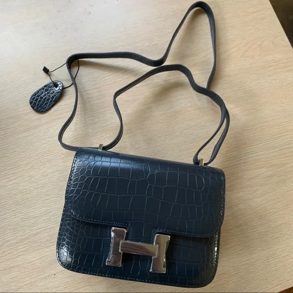 ‼️Hot Deal‼️ Fashion Classic Leather Purse shoulder bag with Crocodile pattern - Picture 3 of 9